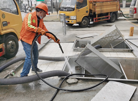 钟楼隔油池清理